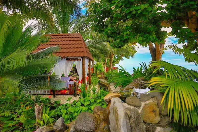 Garden Island Resort Waiyevo Buitenkant foto